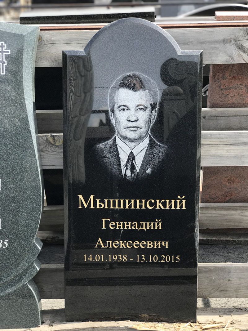 Памятник №001 из черного гранита — фото 3